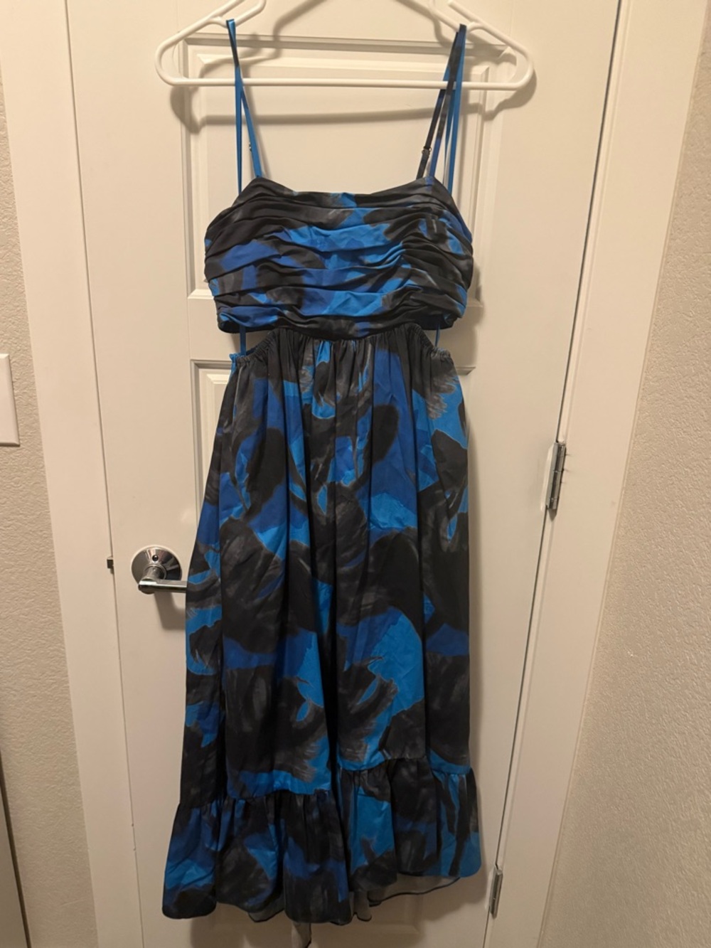 Evereve cutout midi dress
